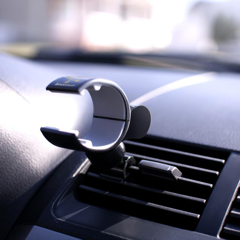 Illustration for article titled Getting creative with phone car mounts